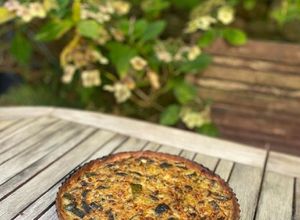 Une photo de Tarte aux courgettes, citron confit et parmesan (IG bas)