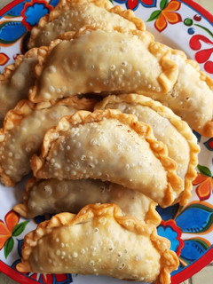 Una foto de Empanadas criollas bien jugosas 🇦🇷