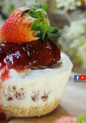 รูปของ มาทำไอติมเค้ก ไอติมพาย ง่ายๆ ทานกันเถอะ / Strawberry Vanilla Ice Cream Pie Recipe