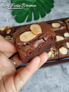 Foto resep Shiny Fudgy Brownies