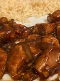 Pollo yakitori con trigo bulgur