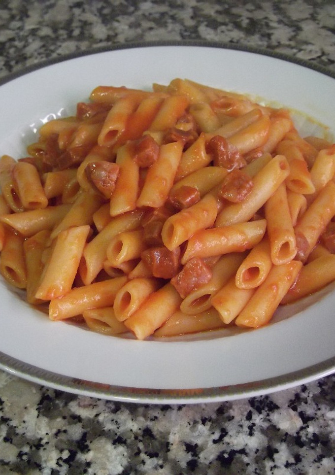 Una foto de Macarrones con chorizo