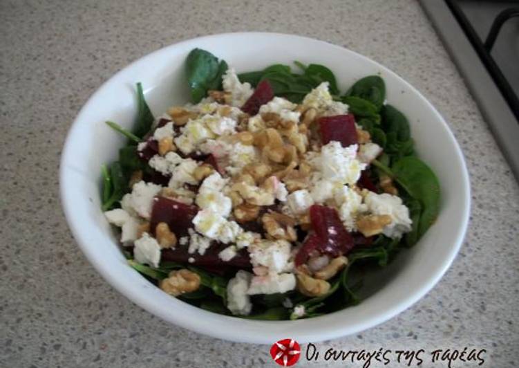 Extremely easy salad with spinach, beetroot and feta cheese