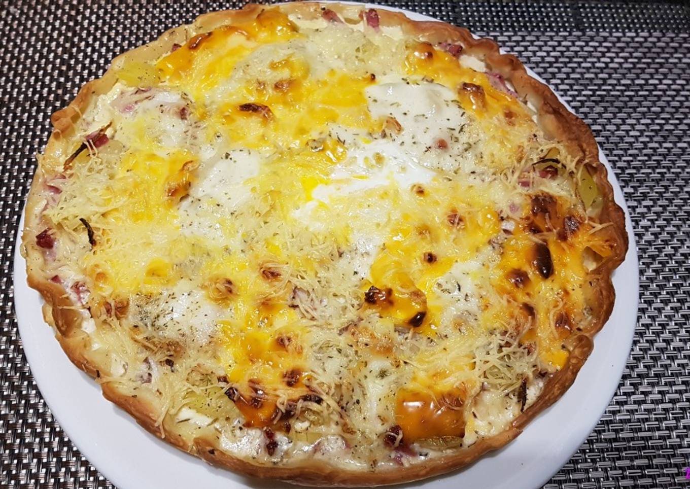 Pizzas aux fromages et pommes de terre