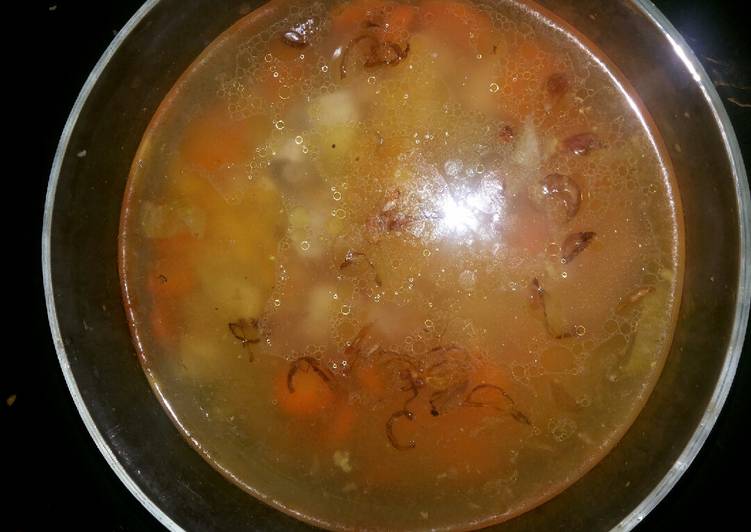 Sop ayam campur ikan