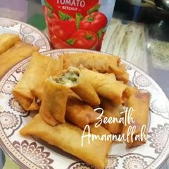 A picture of Cheesy Spring Rolls.