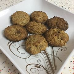 A picture of 3 ingredient Peanut Butter cookies.