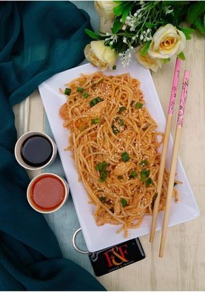 A picture of Chicken chow mein.