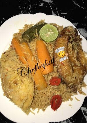 A picture of Thieboudienne (Senegalese jollof rice).
