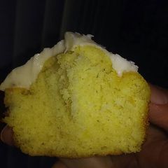A picture of Fluffy vanilla cupcakes .