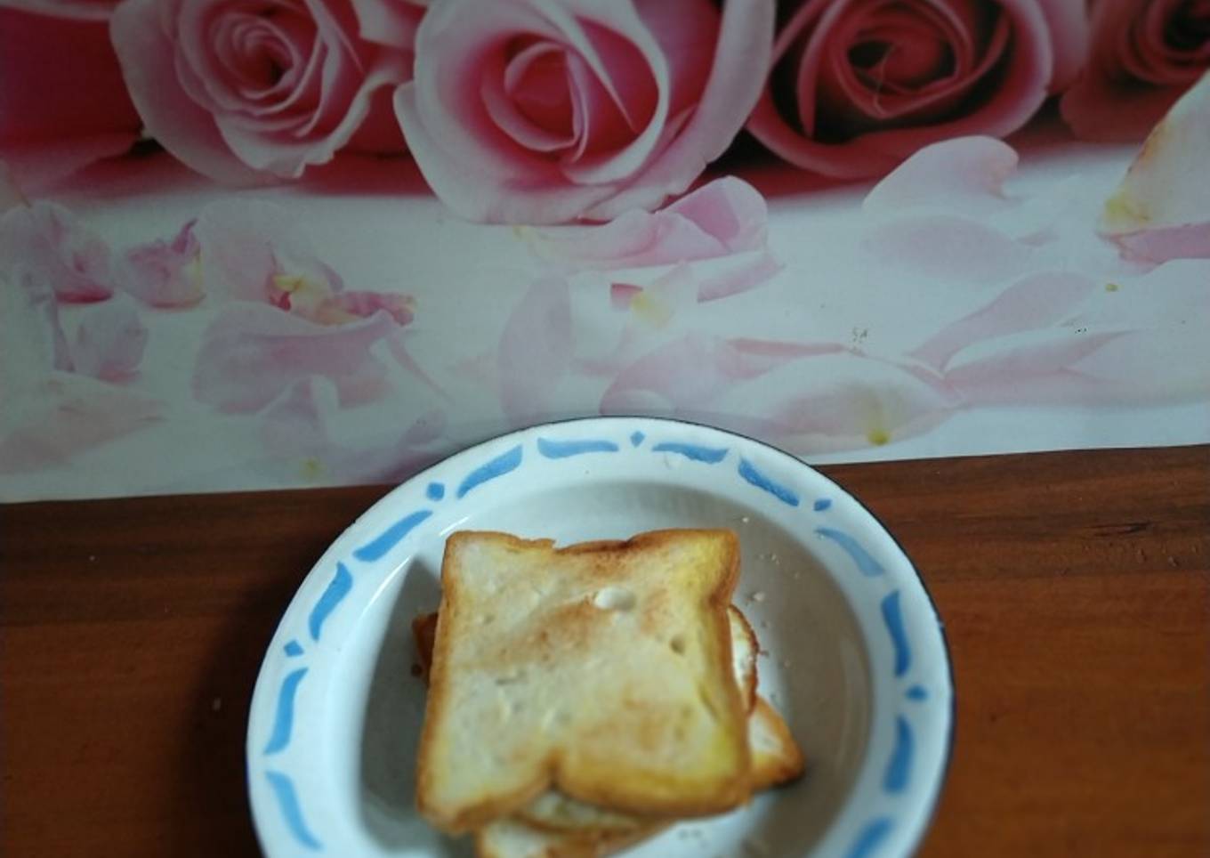 Roti Bakar isi Telur dan Keju