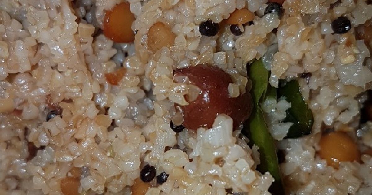 Red Rava Upma (Goduma Rava Upma) Recipe By Shrajiv Kosanam
