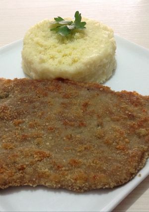 Una foto de Milanesas de Carne con Puré de papas