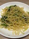 Spinach and Onion Mayo Stir-Fry Pasta