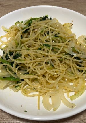 A picture of Spinach and Onion Mayo Stir-Fry Pasta.
