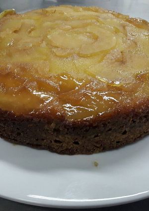 Una foto de Torta de manzana inveritda