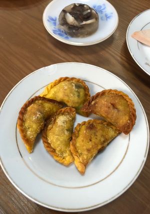 Hình của món Hoành thánh chiên.