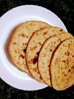 વેડમી (Vedmi Recipe In Gujarati) રેસીપી મુખ્ય ફોટો