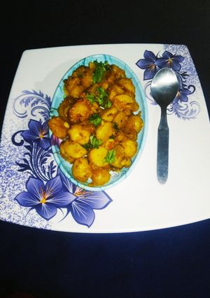 सूखी मसाला आलू सब्जी(SUKHI MASALA ALOO SABZI RECIPE IN HINDI) रेसिपी मुख्य फोटो