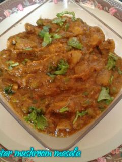 मटर मशरुम मसाला (Matar Mushroom masala recipe in Hindi) रेसिपी मुख्य फोटो
