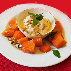 A picture of Papaya ice cream.