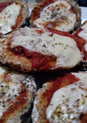 Una foto de Milanesas de berenjenas a la napolitana