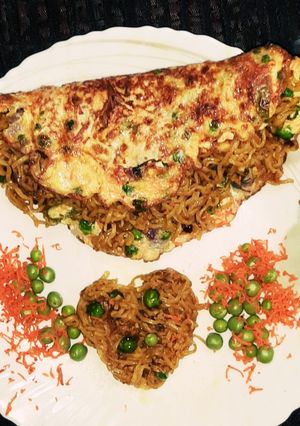 নুডলস ওমলেট(Noddle's Omelette recipe in bengali) রেসিপির প্রধান ছবি