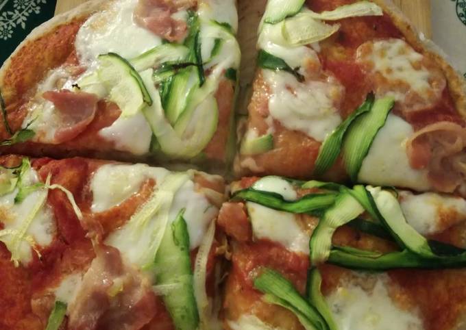 Pizza con spek e zucchine#cookpad.com#