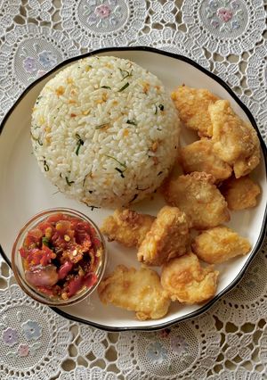 Foto resep Nasi Daun jeruk Ayam crispy dan sambel korek