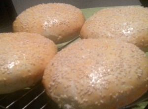 Una foto de Pan de hamburguesas rápidas con levadura