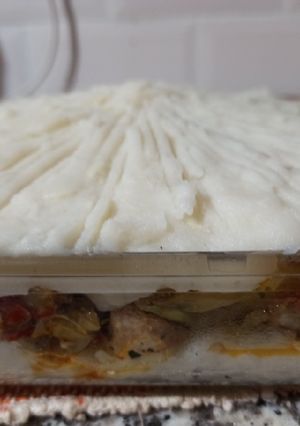 Una foto de Pastel de pollo, repollo y papa