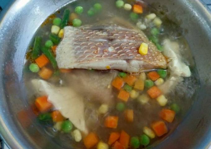 Resep buat Sup ikan nila tahu dan sayuran mpasi 18 bulan  spesial