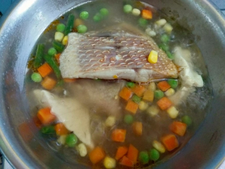  Resep buat Sup ikan nila tahu dan sayuran mpasi 18 bulan  spesial