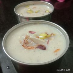A picture of Banana dry fruits milk shake.