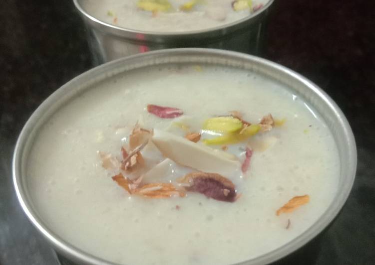 Recipe of Banana dry fruits milk shake in 11 Minutes at Home