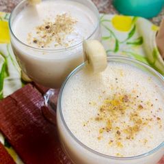 A picture of Banana Pistachio Milkshake.