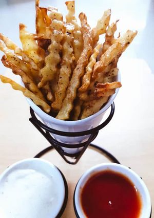A picture of Crinkle Fries.