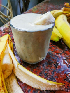 A picture of Healthy banana smoothie.