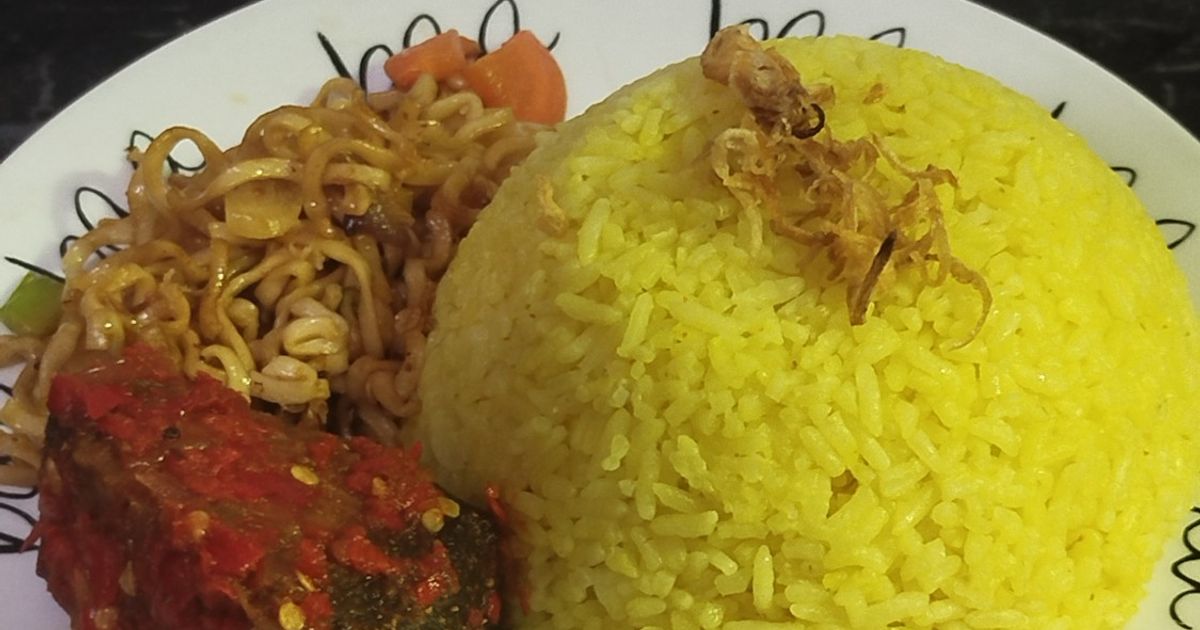 Nasi kuning magic com