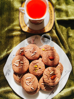 عکسی از دستور شیرینی شکلاتی ترک دار