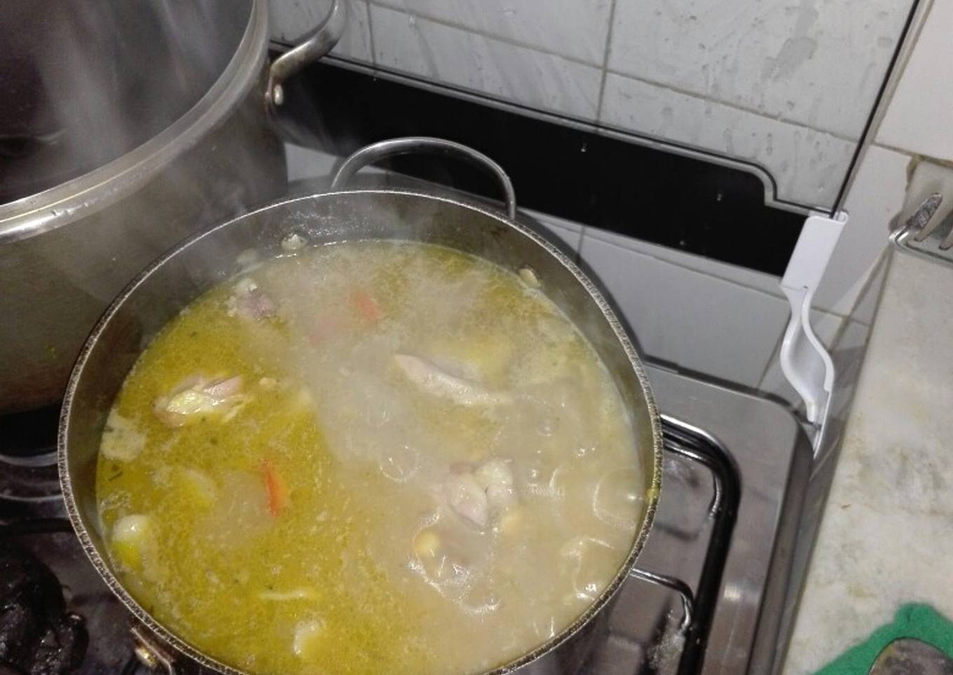 Guisado de pollo y vegetales