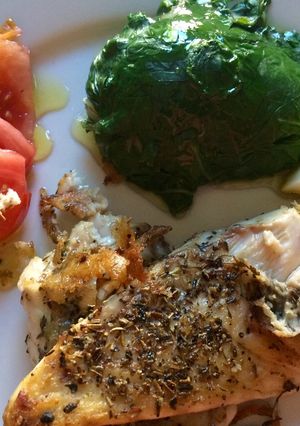 Una foto de Corvina blanca con acelga blanqueada