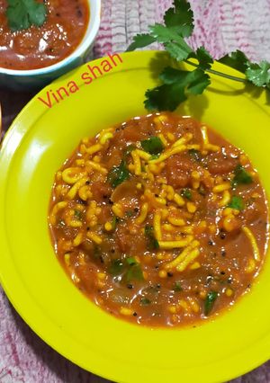 सेव टमाटर सब्जी(Seb tamatar ki sabzi recipe in HindI) रेसिपी मुख्य फोटो