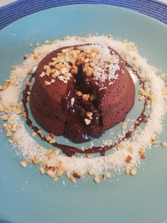 Foto di Tortino con cuore fondente con cocco e nocciole