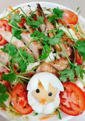 Hình của món Salad rau củ ức gà.