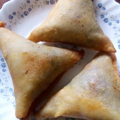 A picture of Mince meat samosa.