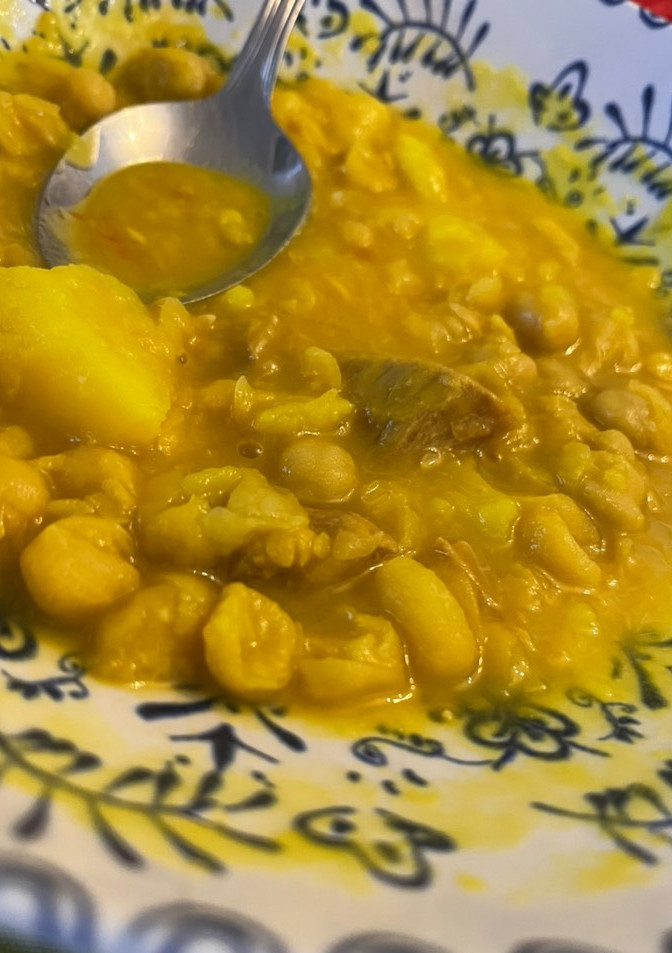 Una foto de Potaje de garbanzos y habichuelas (olla rápida)