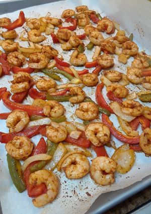A picture of Sheet Pan Shrimp Fajitas.