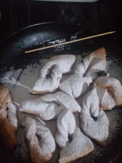Una foto de Calzones rotos😋