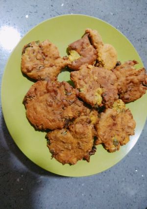 कुंभनिया के फेमस भजिये (kambania ki famous bhajiye recipe in Hindi) रेसिपी मुख्य फोटो